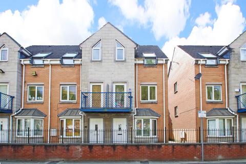 4 bedroom terraced house to rent - Dearden Street, Hulme, Manchester, M15