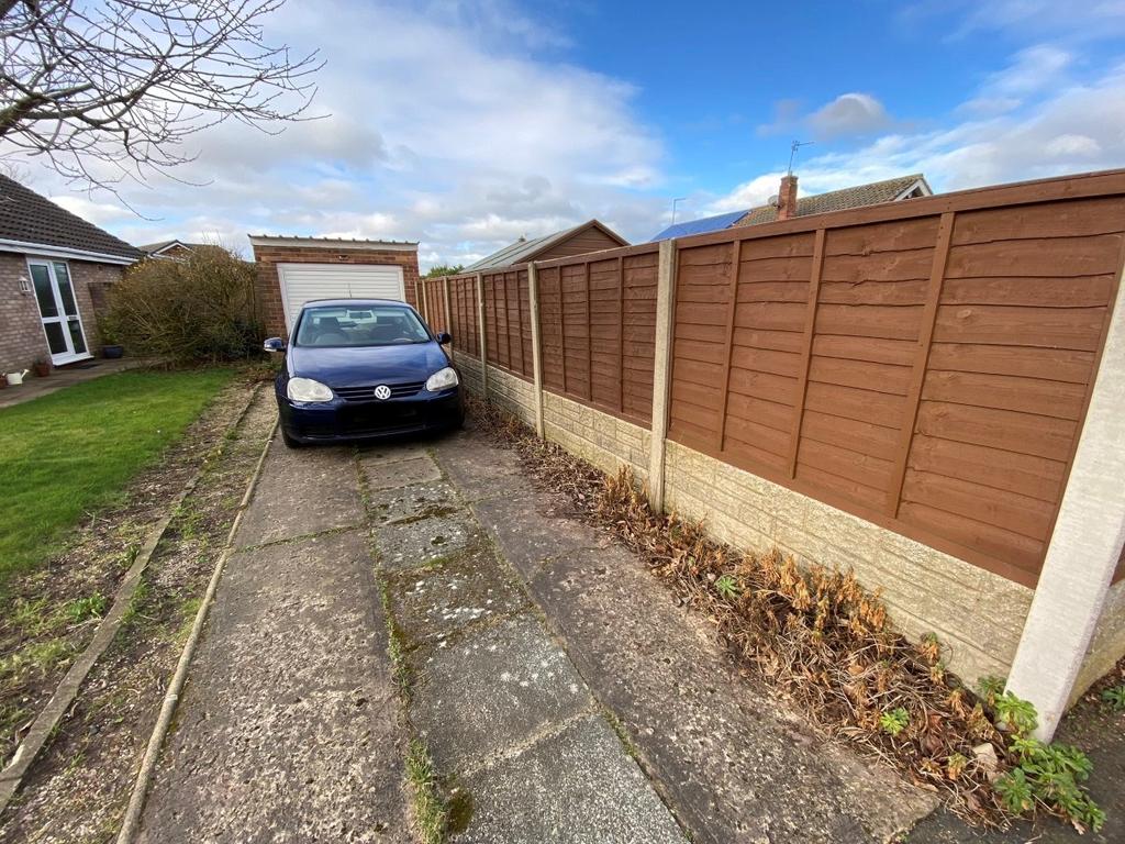 Beech Drive, Formby, Liverpool, L37 2 bed semidetached bungalow £275,000