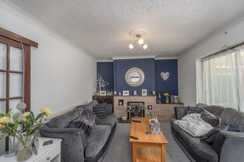 32 Ashway, Corringham, Stanford-le-hope, SS17 9EB