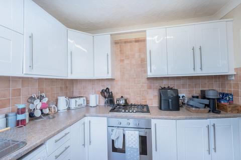 32 Ashway, Corringham, Stanford-le-hope, SS17 9EB