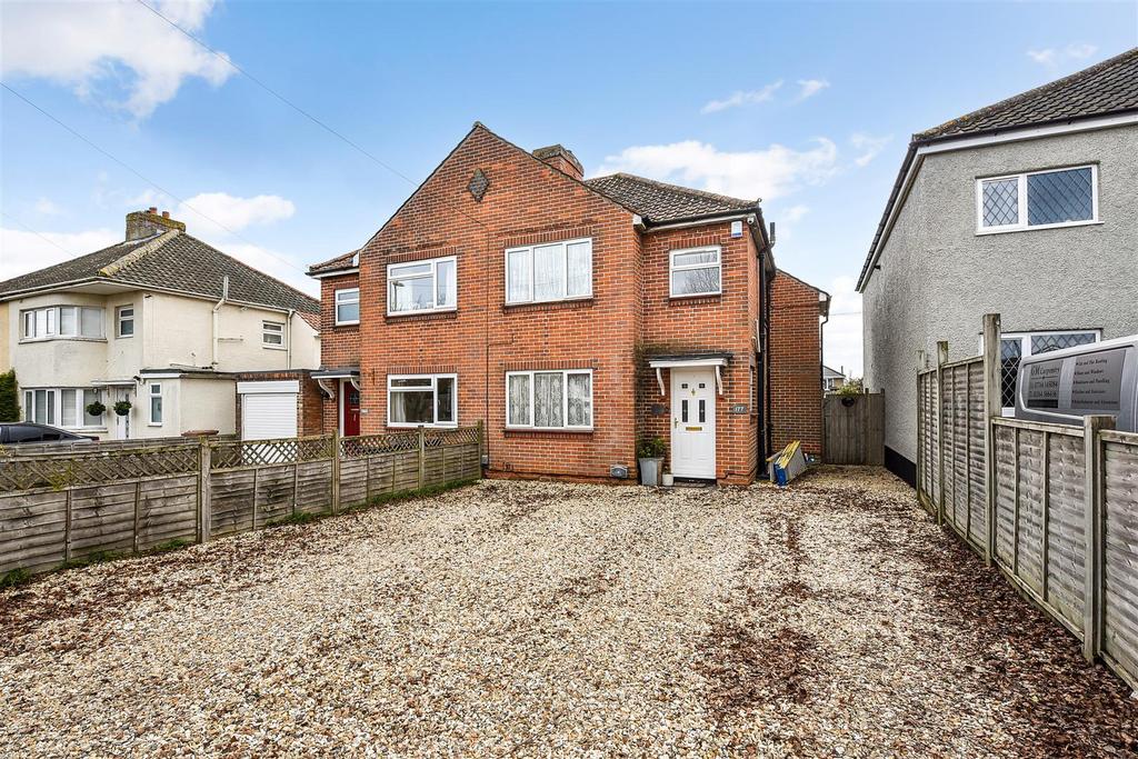Weyhill Road, Andover 3 bed semidetached house for sale £310,000