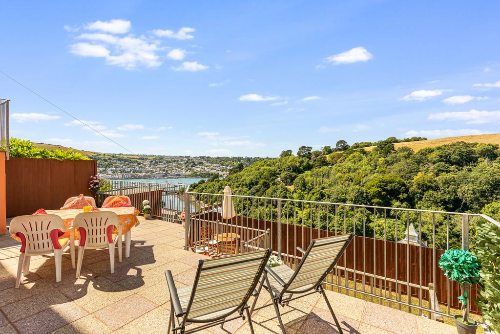 8 Dining & Lounging Terrace Ebb Tide Higher Conto
