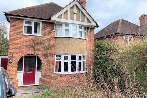 3 bedroom detached house to rent, Bridle Road, Maidenhead