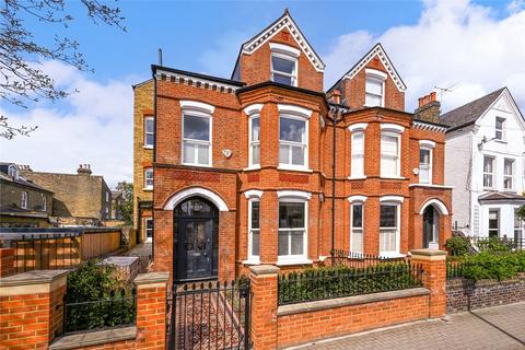 5 bedroom end of terrace house to rent, Malwood Road, London, SW12