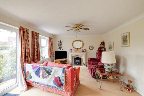 1 Grangefields, Street, BA16 0HT