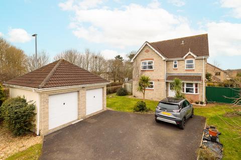 1 Grangefields, Street, BA16 0HT