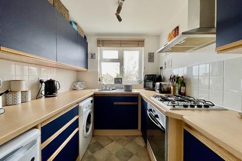 4 Arundel Close, Exeter, EX2 8UQ