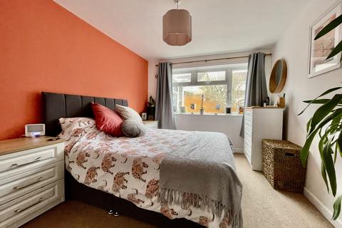 4 Arundel Close, Exeter, EX2 8UQ