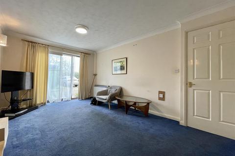 1 bedroom flat for sale - Coach House Court, Reading Road, Pangbourne, RG8