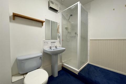 1 bedroom flat for sale - Coach House Court, Reading Road, Pangbourne, RG8
