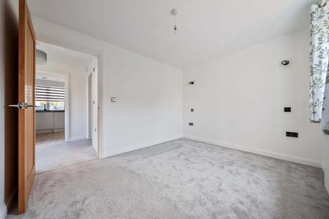 1 bedroom flat for sale, Carterton,  Oxfordshire,  OX18