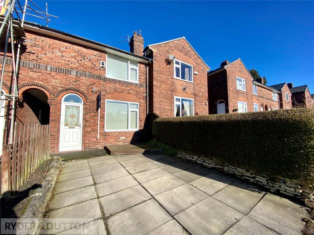 Rothesay Road, Derker, Oldham, OL1 2 bed townhouse £795 pcm (£183 pw)