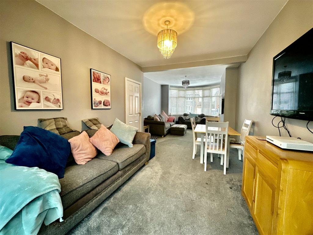 Westover Road, Braunstone Town 3 bed semidetached house £270,000