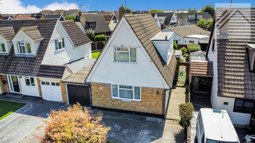 Atherstone Road, Canvey Island 3 bed detached house £320,000