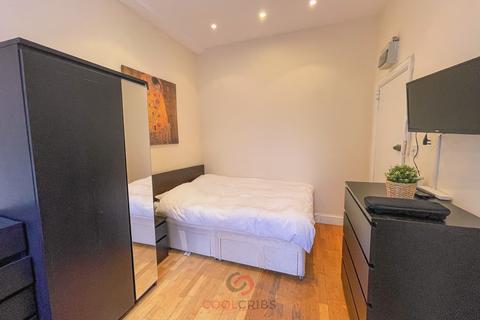 Studio to rent, Westbourne Grove Terrace, London W2