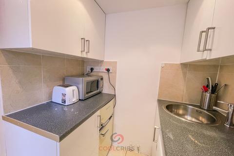 Studio to rent, Westbourne Grove Terrace, London W2