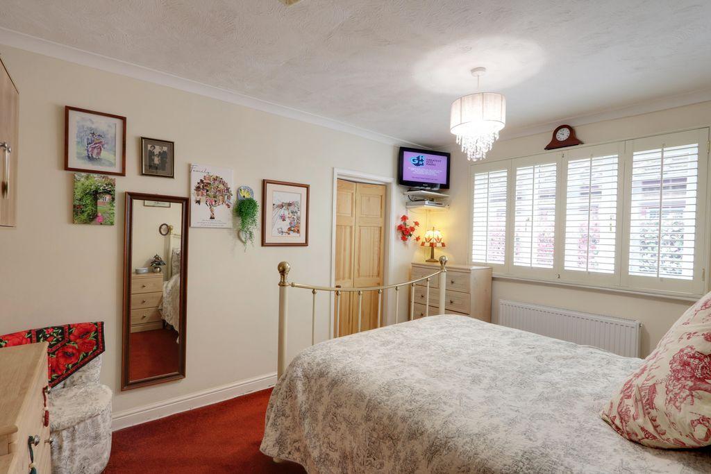 Bedroom 1 (Double)