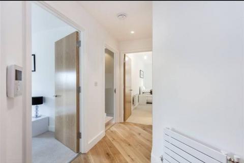 2 bedroom flat to rent, Rathbone Market, London, E16