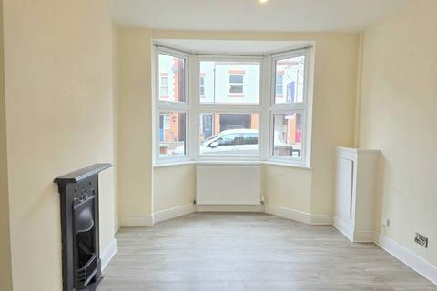 3 bedroom house to rent, Stoneygate, South Knighton Road