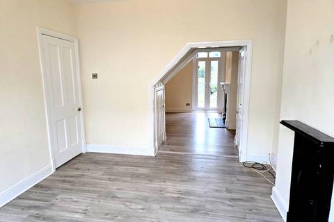 3 bedroom house to rent, Stoneygate, South Knighton Road