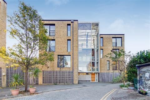 2 bedroom flat for sale, Bennets Courtyard, Watermill Way, Colliers Wood, SW19