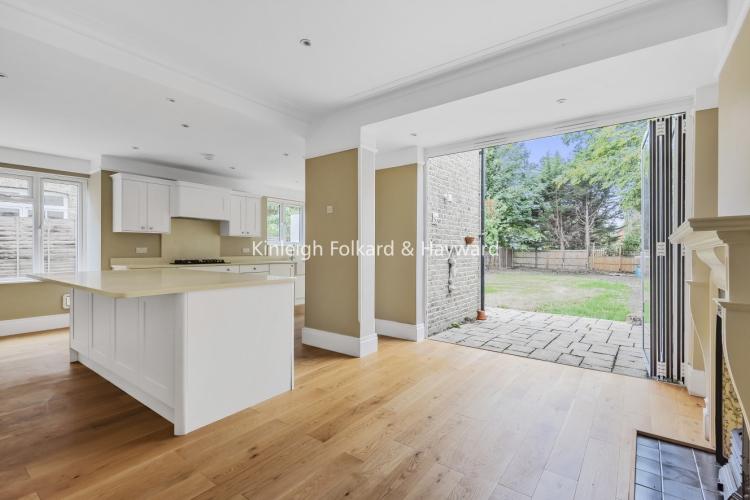 Sandford Road Bromley BR2 4 bed house £3,500 pcm (£808 pw)
