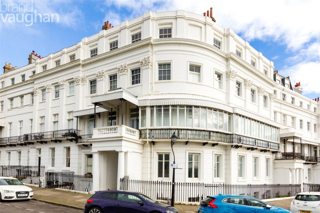 Lewes Crescent, Brighton, East Sussex, BN2 2 bed flat £2,650 pcm (£