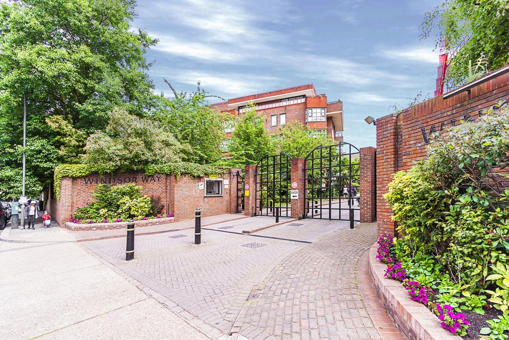 Warwick House, Windsor Way, Brook Green, W14 1 bed flat £2,150 pcm (£