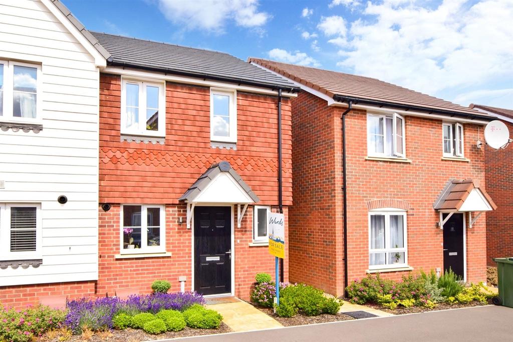 Wenham Drive, Maidstone, Kent 2 bed semidetached house for sale £325,000
