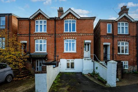 4 bedroom semi-detached house for sale - Sydenham Road, Guildford, GU1