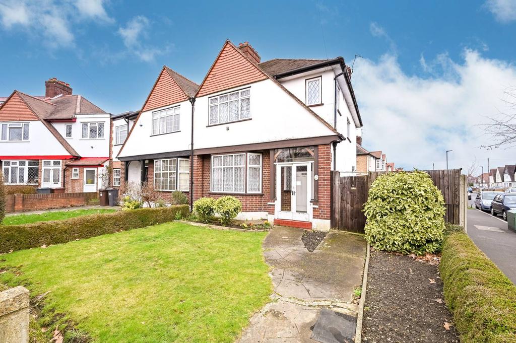 Park Avenue Hounslow Tw3 3 Bed Semi Detached House £650 000