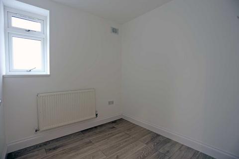 1 bedroom flat to rent, Bennett Road, Romford, RM6