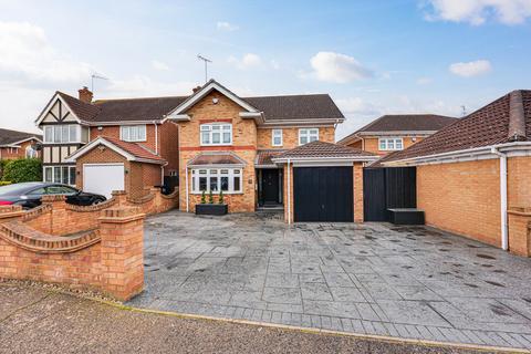 4 bedroom detached house for sale - Downhall Park Way, Rayleigh, SS6