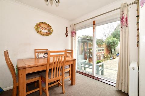 1 Colebrook Road, Wick, Littlehampton, BN17 7NL