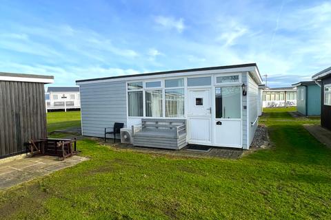3 bedroom chalet for sale - New Lydd Road, Camber TN31