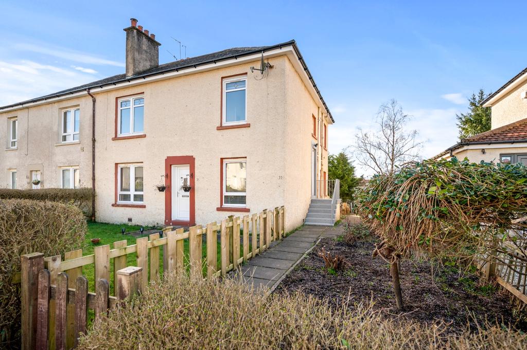 Commore Drive, Knightswood, Glasgow... 2 bed apartment £115,000