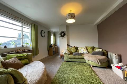 3 bedroom flat for sale, Roe Farm Lane, Chaddesden, Derby, DE21