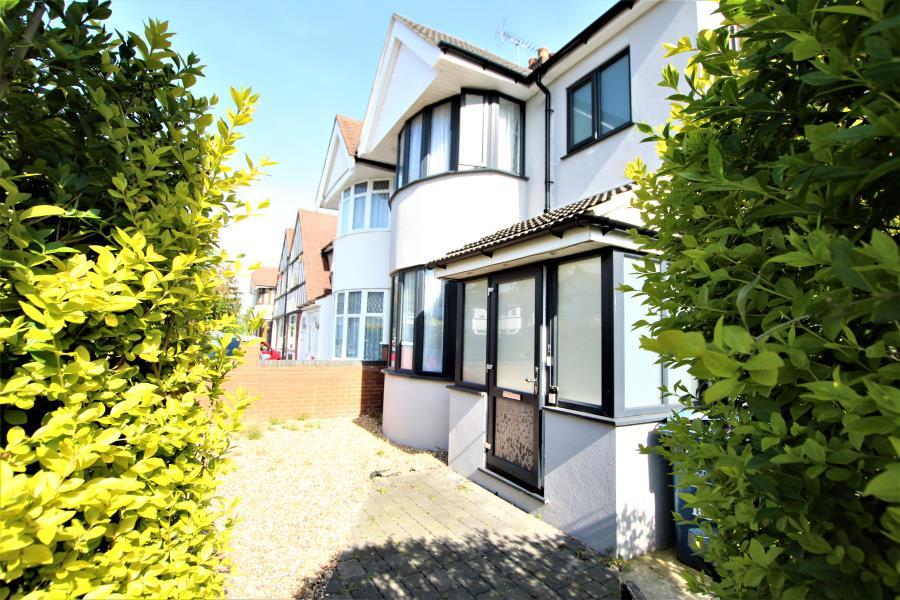LOCKET ROAD, HARROW, HA3 7PA 2 bed £1,750 pcm (£404 pw)