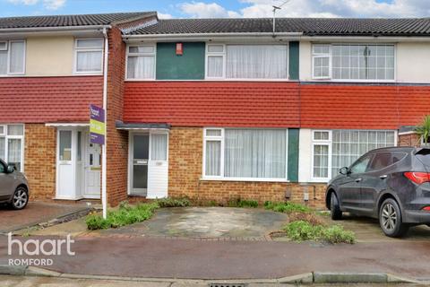 3 bedroom terraced house for sale - Great Cullings, Romford