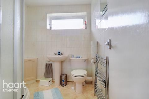 139 Great Cullings, Rush Green, Romford, RM7 0YP