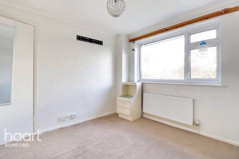 139 Great Cullings, Rush Green, Romford, RM7 0YP