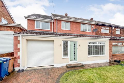 4 bedroom semi-detached house for sale - Elvet Green, Hetton-le-Hole, Houghton Le Spring, Tyne and Wear, DH5 0EU