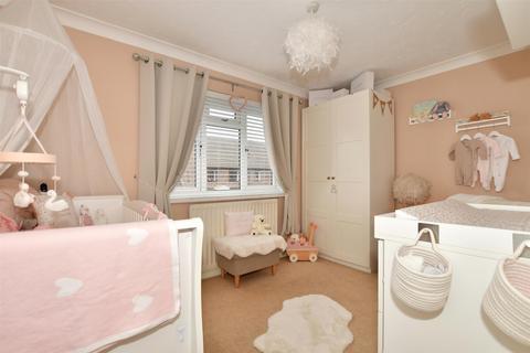 59 Coombe Close, Snodland, ME6 5HZ