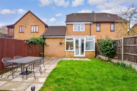 59 Coombe Close, Snodland, ME6 5HZ