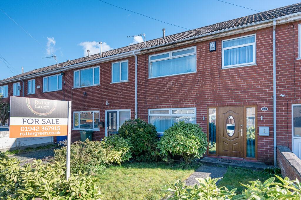 Victoria Road, Platt Bridge, Wigan, WN2 5DJ 3 bed townhouse for sale