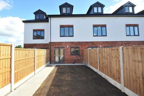 4 bedroom terraced house to rent, 2A Tramway Road, Irlam M44 5BH