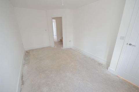 4 bedroom terraced house to rent, 2A Tramway Road, Irlam M44 5BH