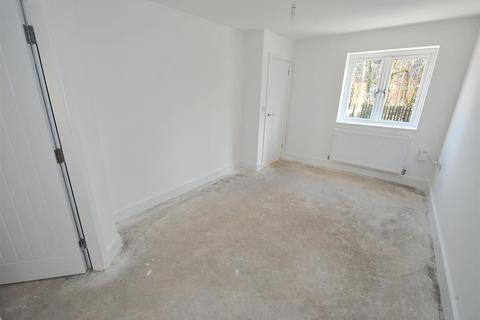 4 bedroom terraced house to rent, 2A Tramway Road, Irlam M44 5BH