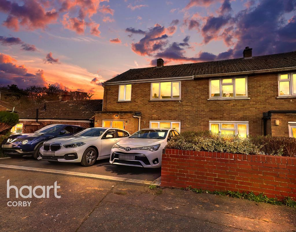 Broadlands, Desborough 3 bed semidetached house £235,000