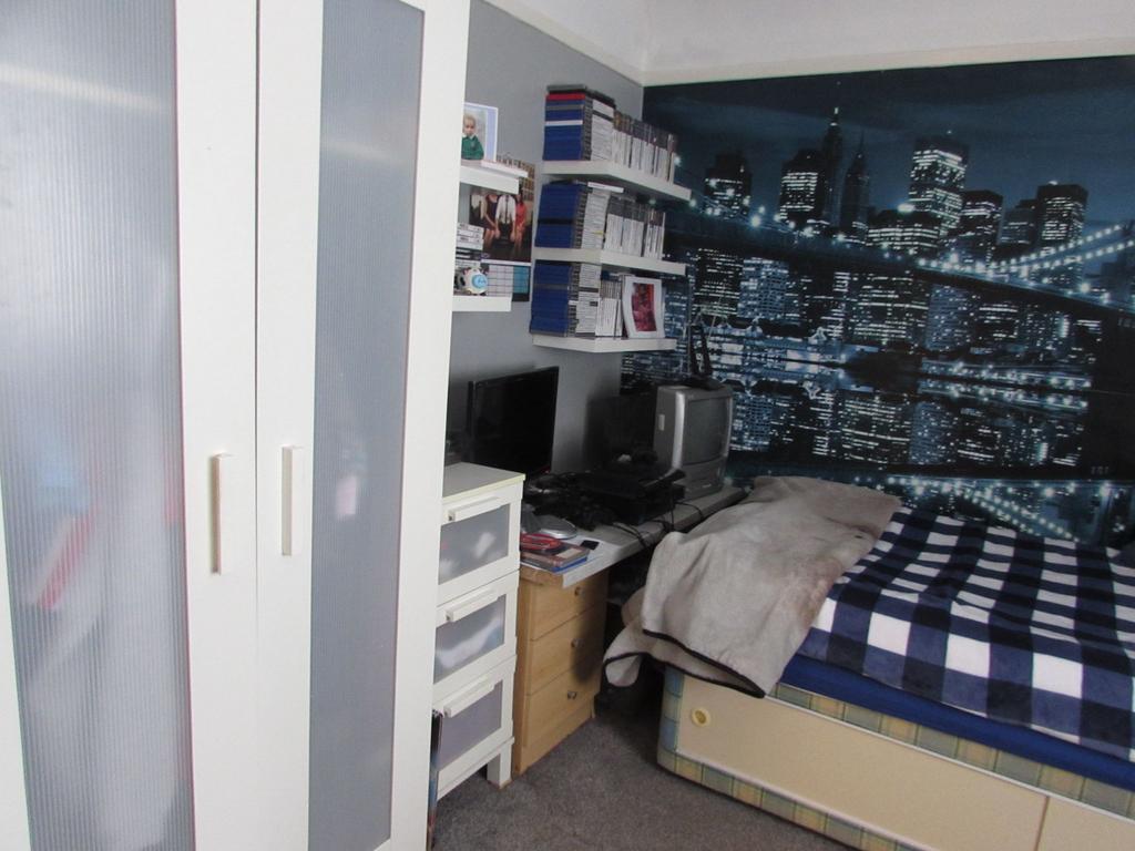 Photograph 9